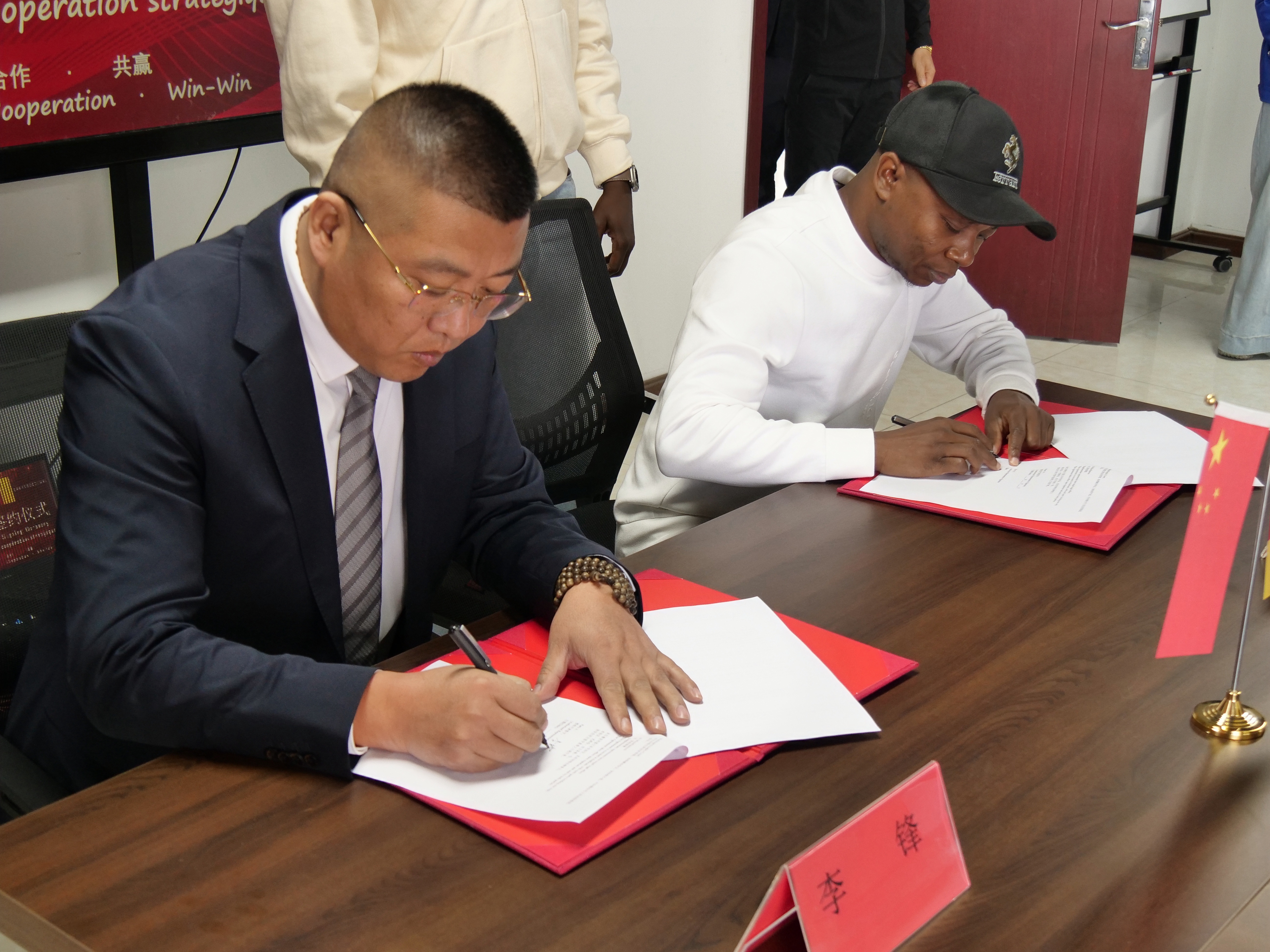 煙臺卓德金屬與喀麥隆DAB-COSELECK?SARL達(dá)成戰(zhàn)略合作?共拓非洲市場